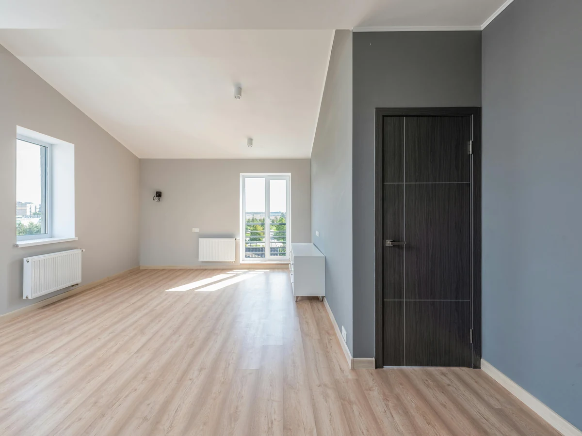 Interior Painting Preston - Rose Decor - Dove grey walls with white ceiling and charcoal door frames