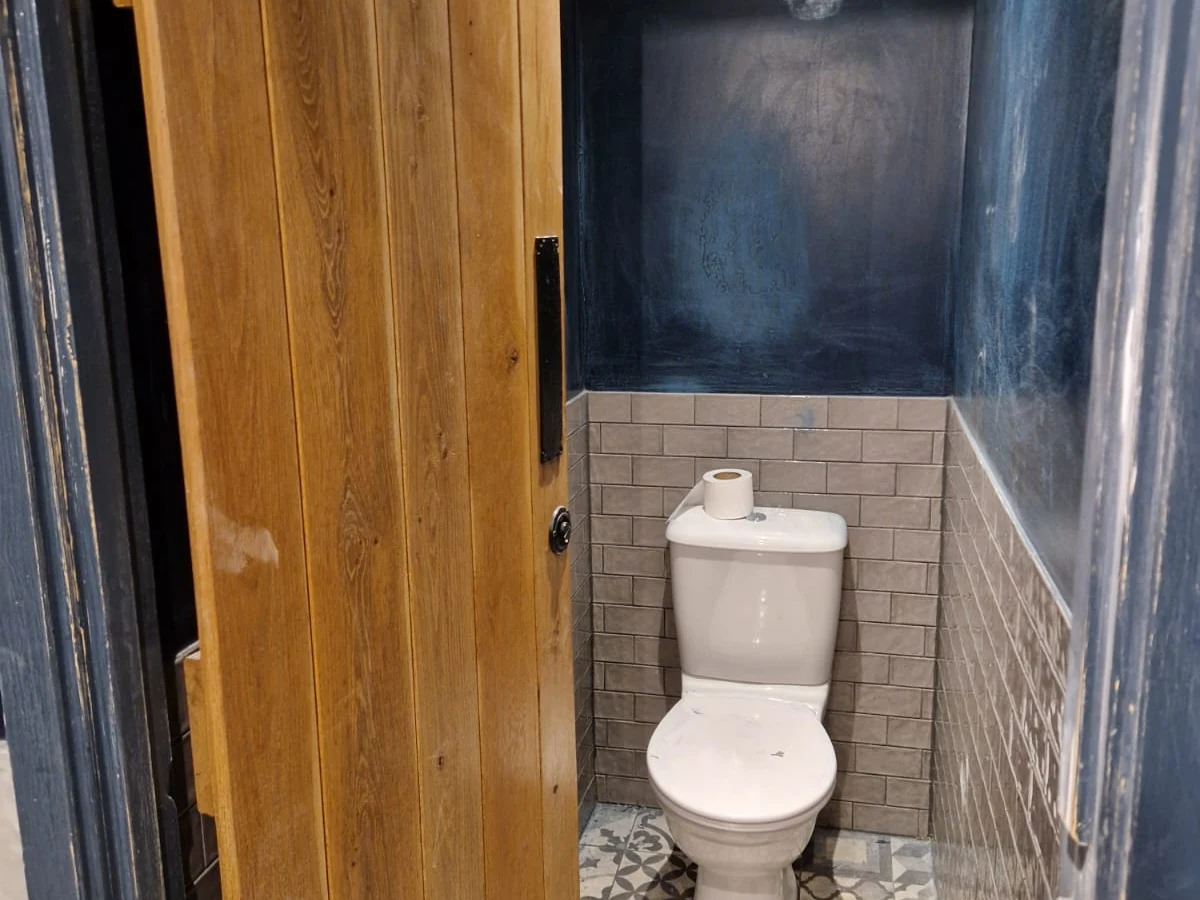 Interior Painting Preston - Rose Decor - Freshly painted room with walls and windows